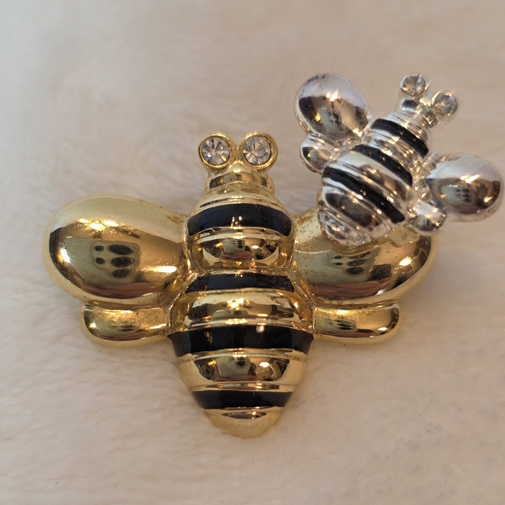 Two Tone Bee Brooch Gold & Silver Tone Pin